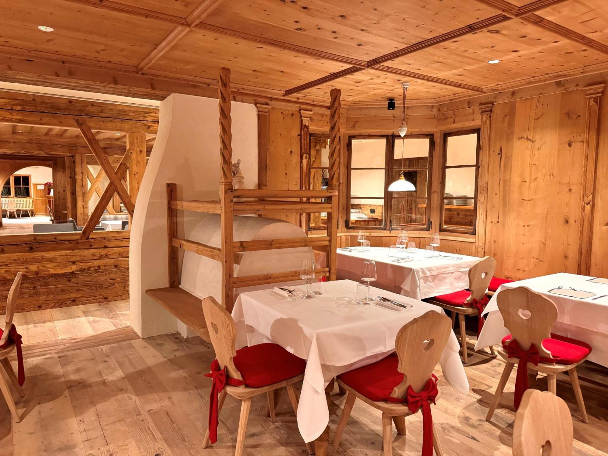 Hotel Gran Fanes コルヴァーラ・イン・バディーア エクステリア 写真